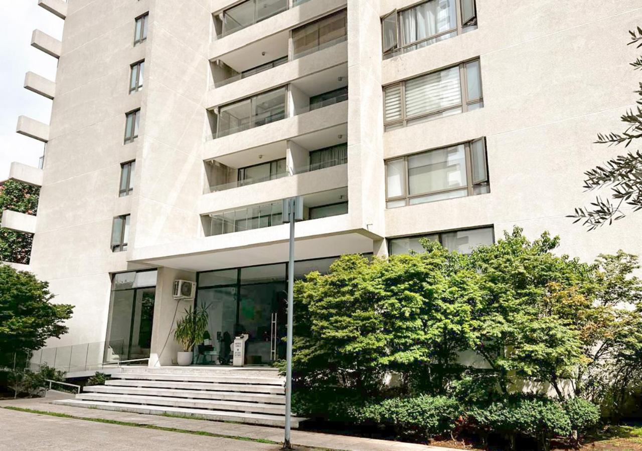 A Pasos Del Parque Arauco - Condes Apartamento *
