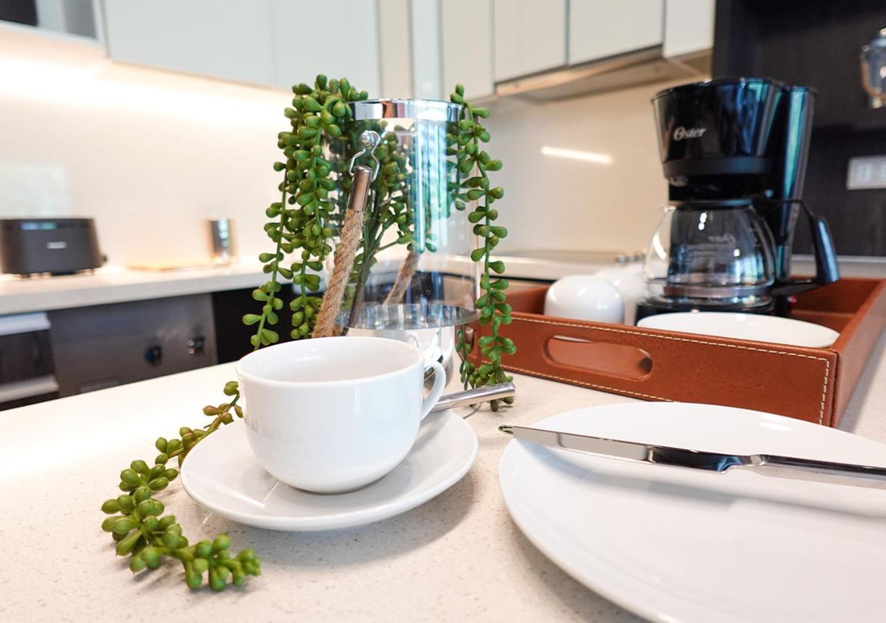 A Pasos Del Parque Arauco - Condes Apartamento
